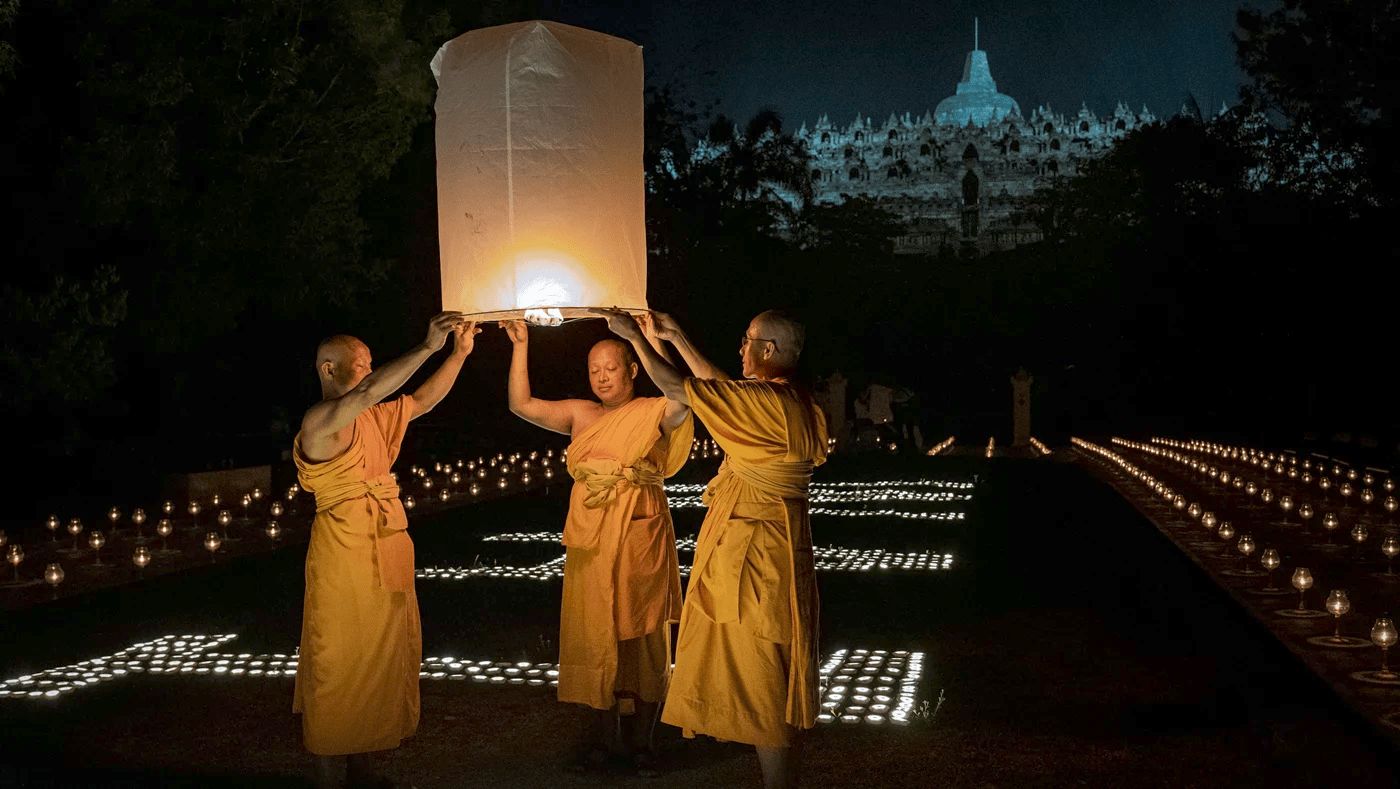 印尼婆罗浮屠寺（Borobudur Temple）的佛教僧侣